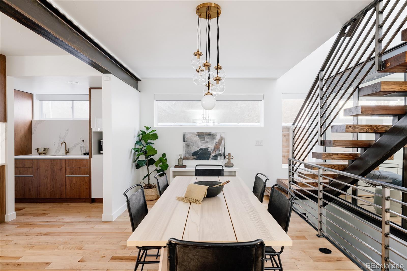 3617 Mariposa Street