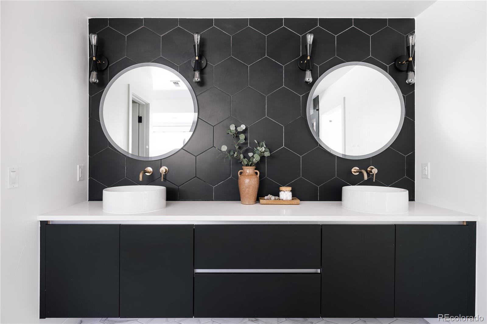 3617 Mariposa Street