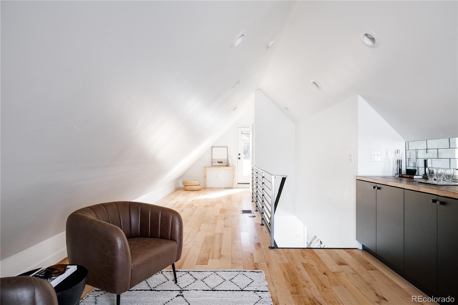 3617 Mariposa Street