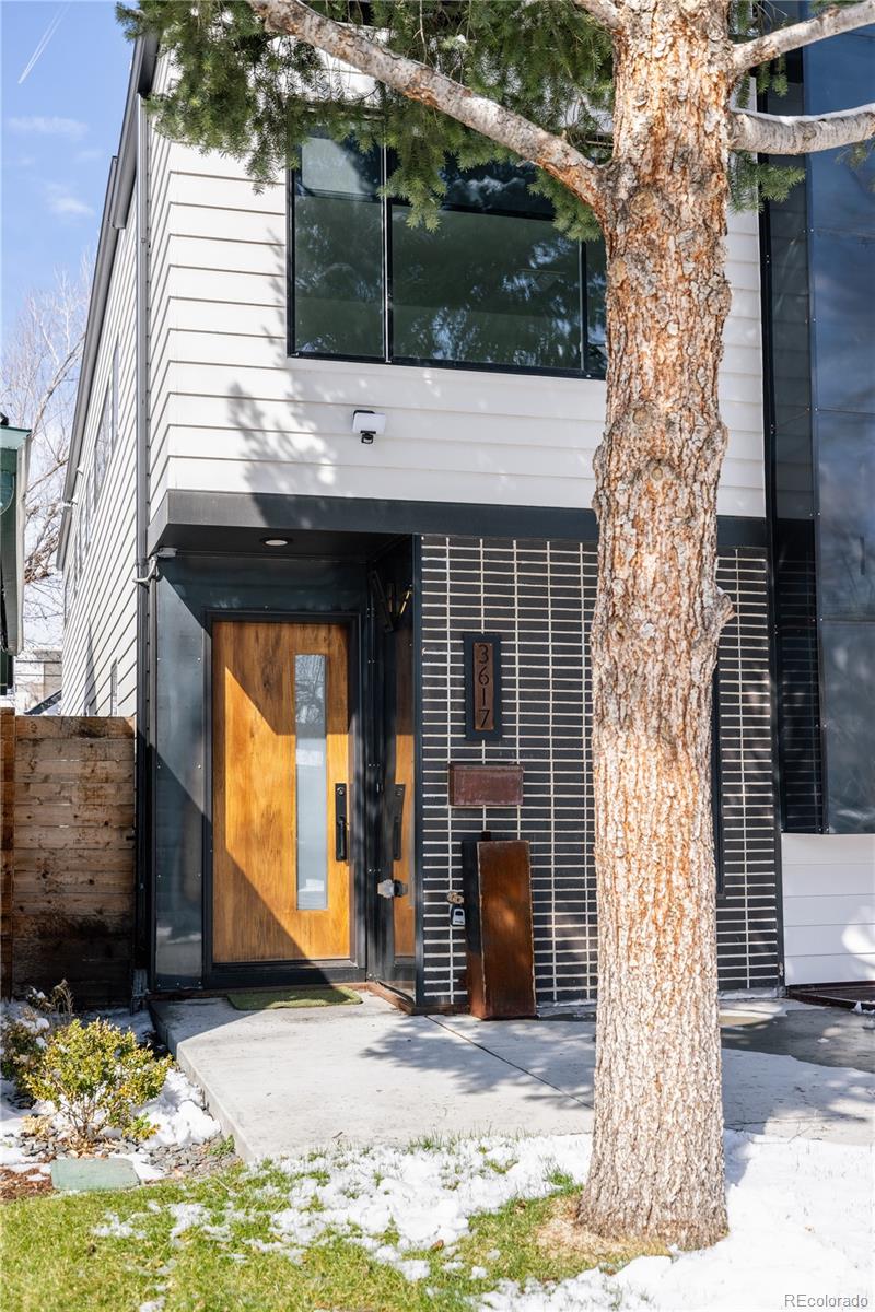 3617 Mariposa Street