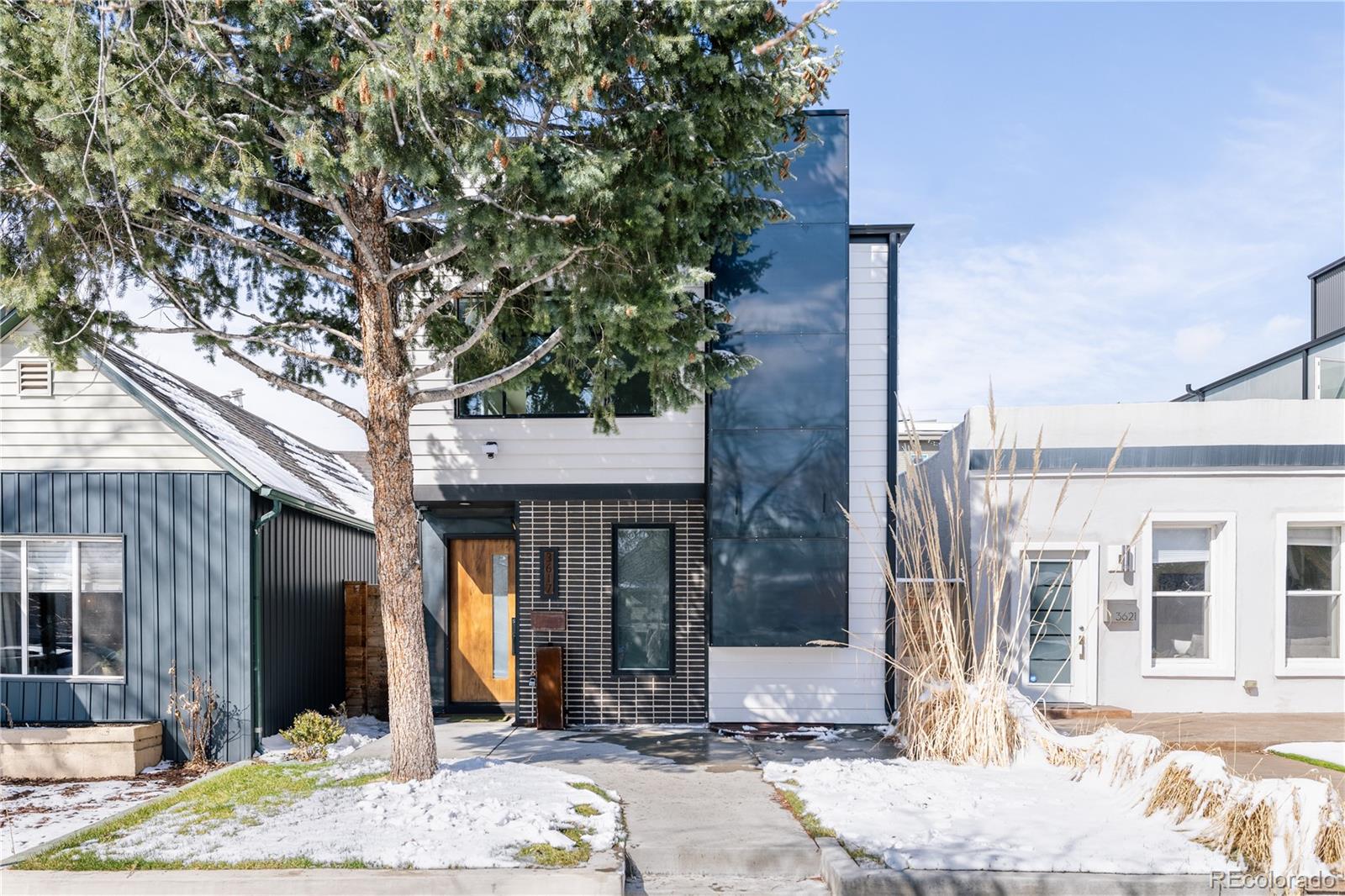 3617 Mariposa Street