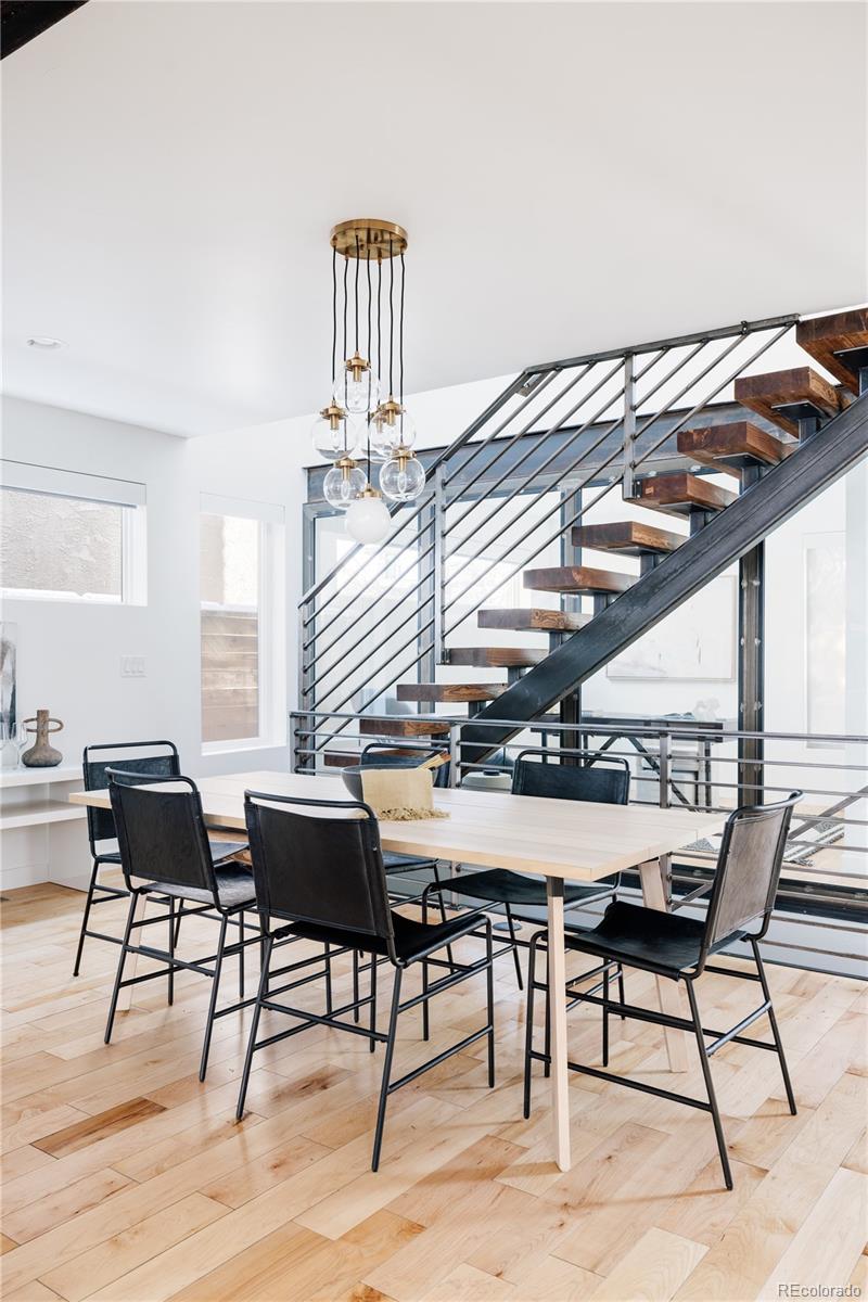 3617 Mariposa Street