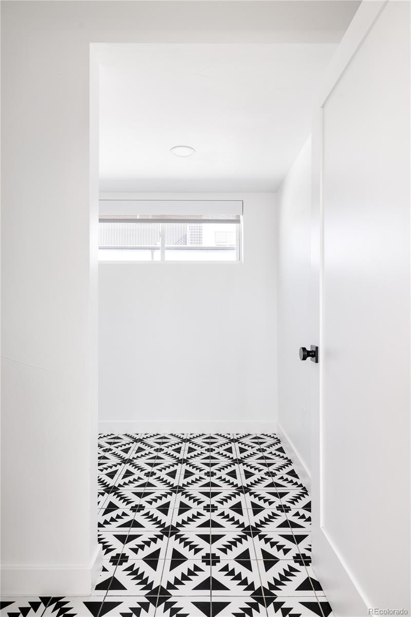 3617 Mariposa Street