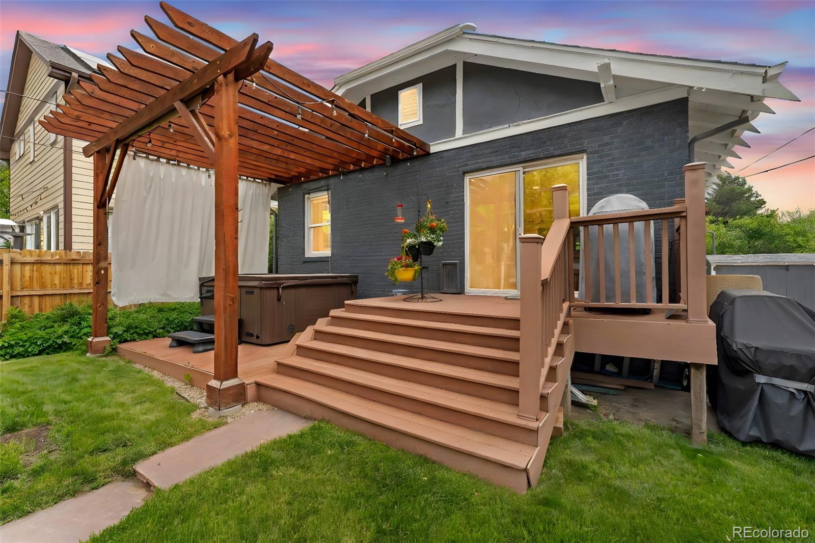 3341 Newton Street