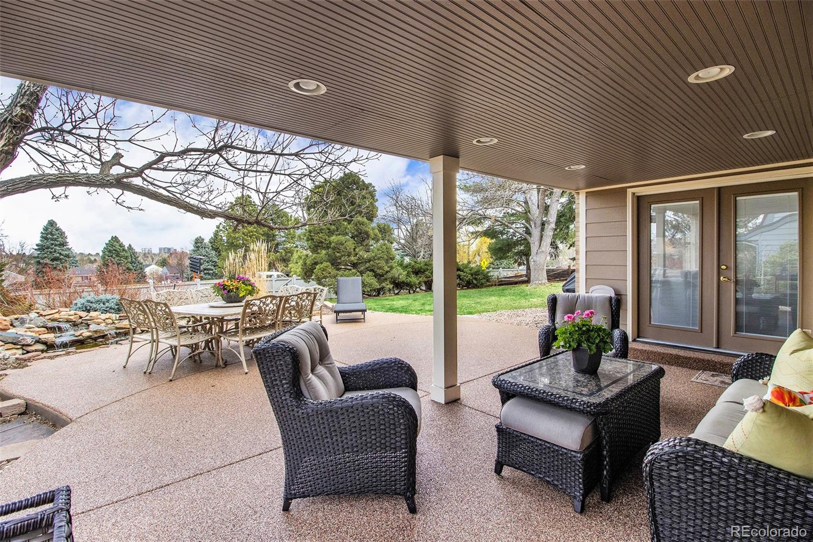 7035 S Magnolia Circle