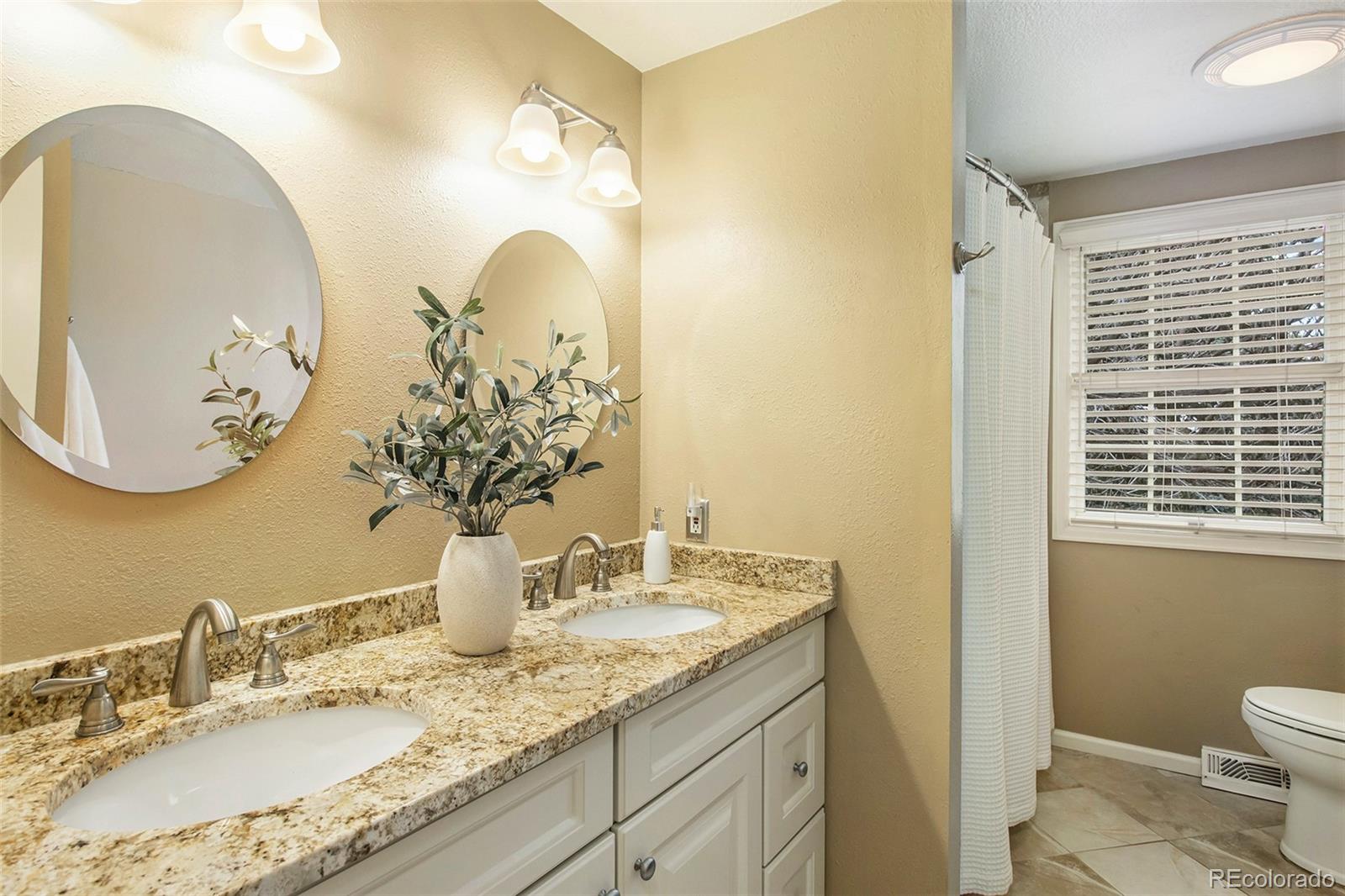 7035 S Magnolia Circle