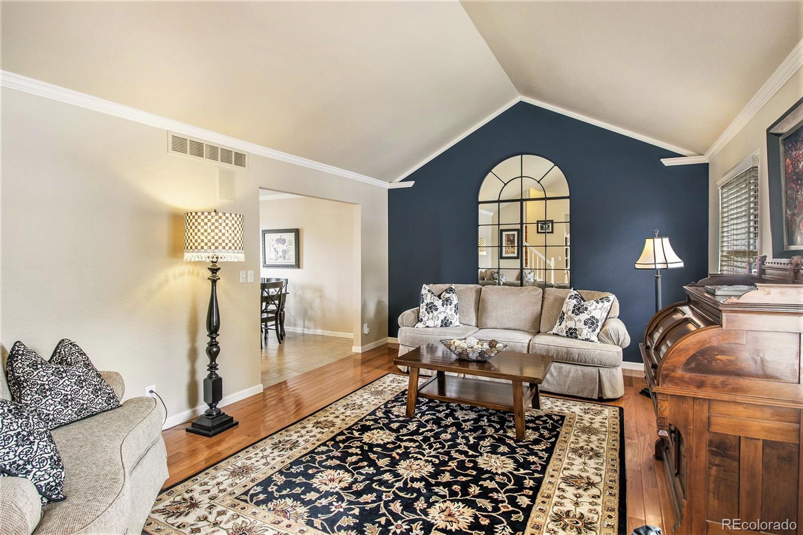 7035 S Magnolia Circle