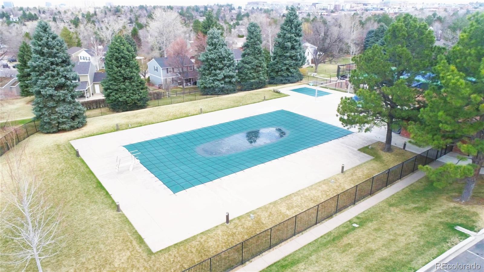 7035 S Magnolia Circle