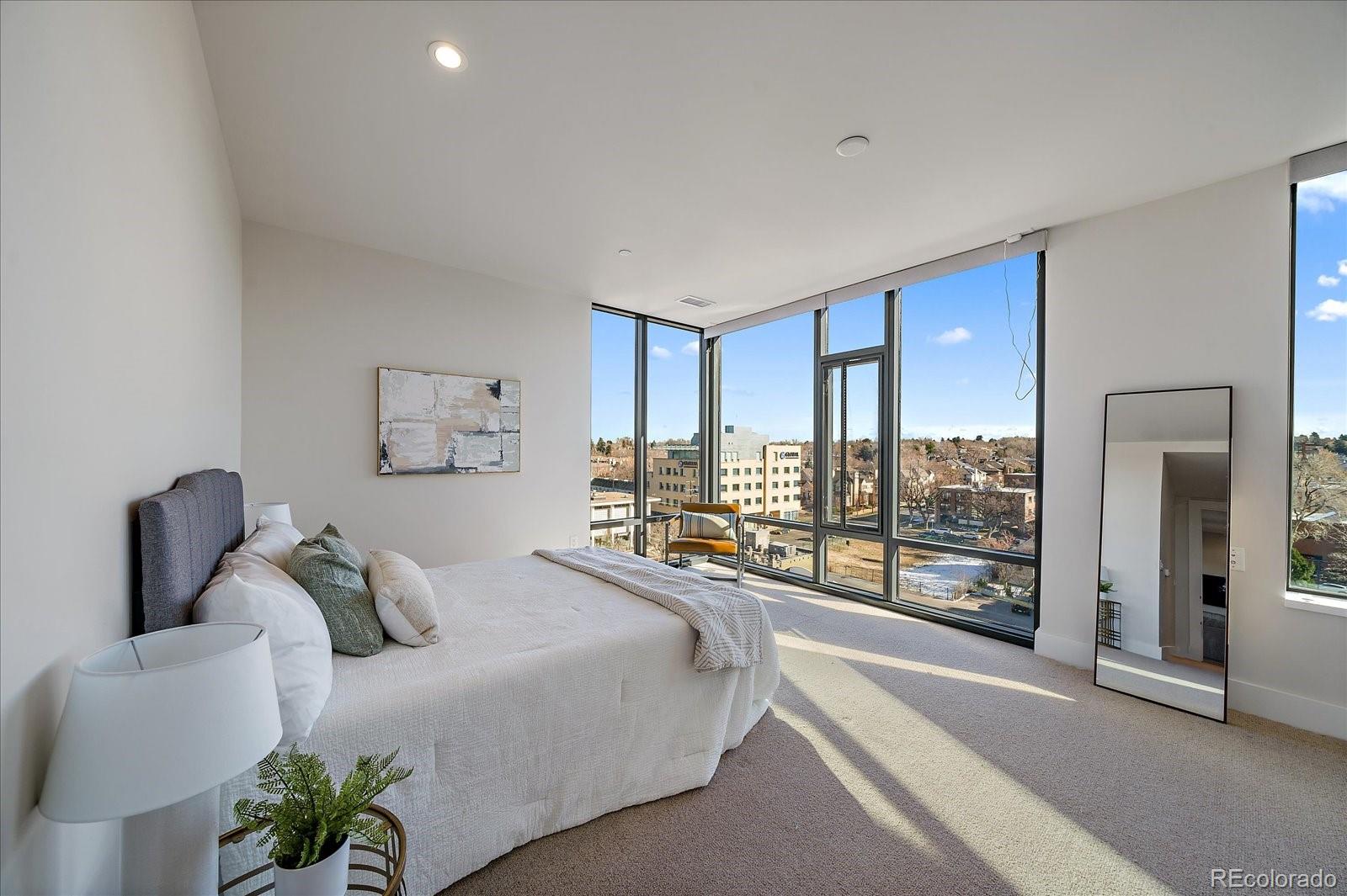 155 N Steele Street Unit: 714