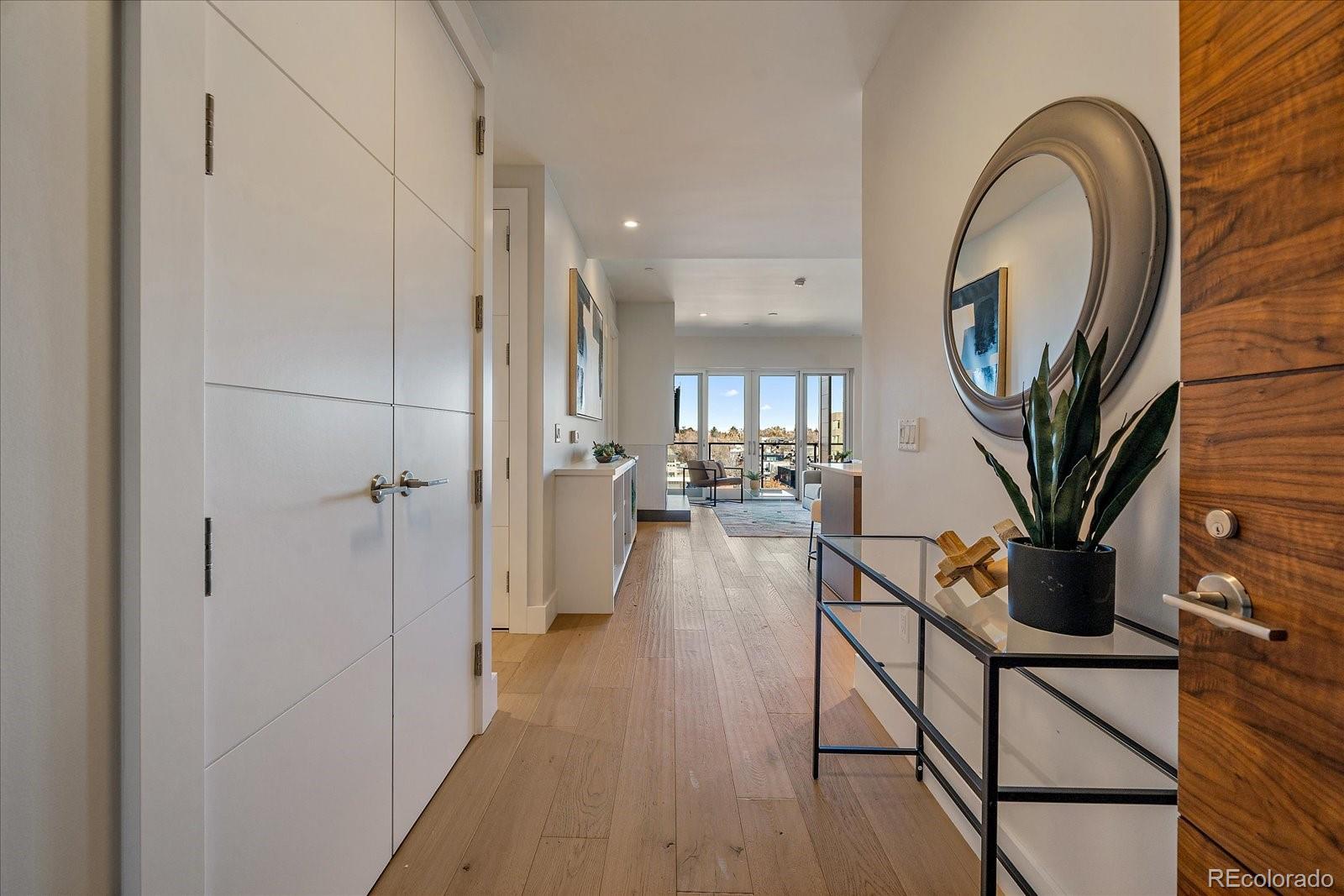 155 N Steele Street Unit: 714