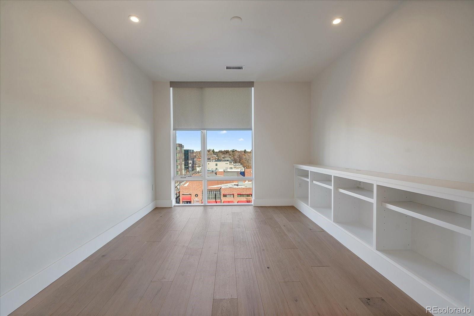 155 N Steele Street Unit: 714