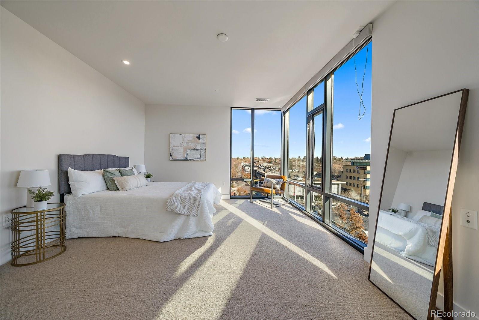 155 N Steele Street Unit: 714