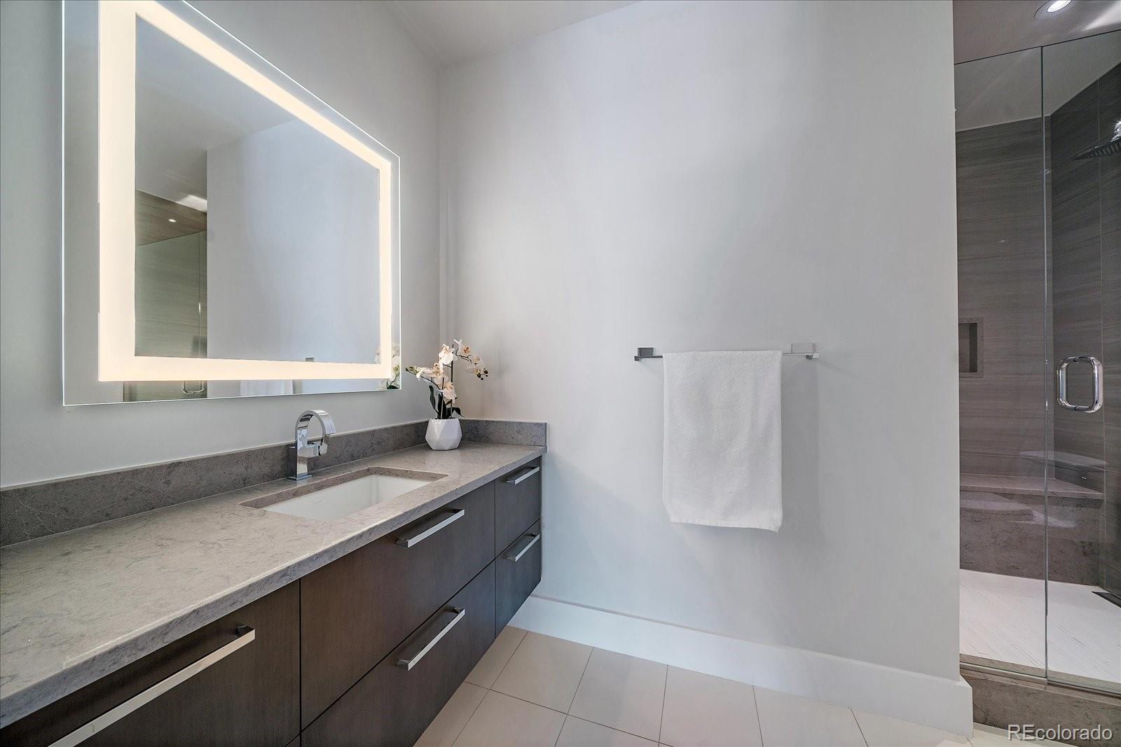 155 N Steele Street Unit: 714