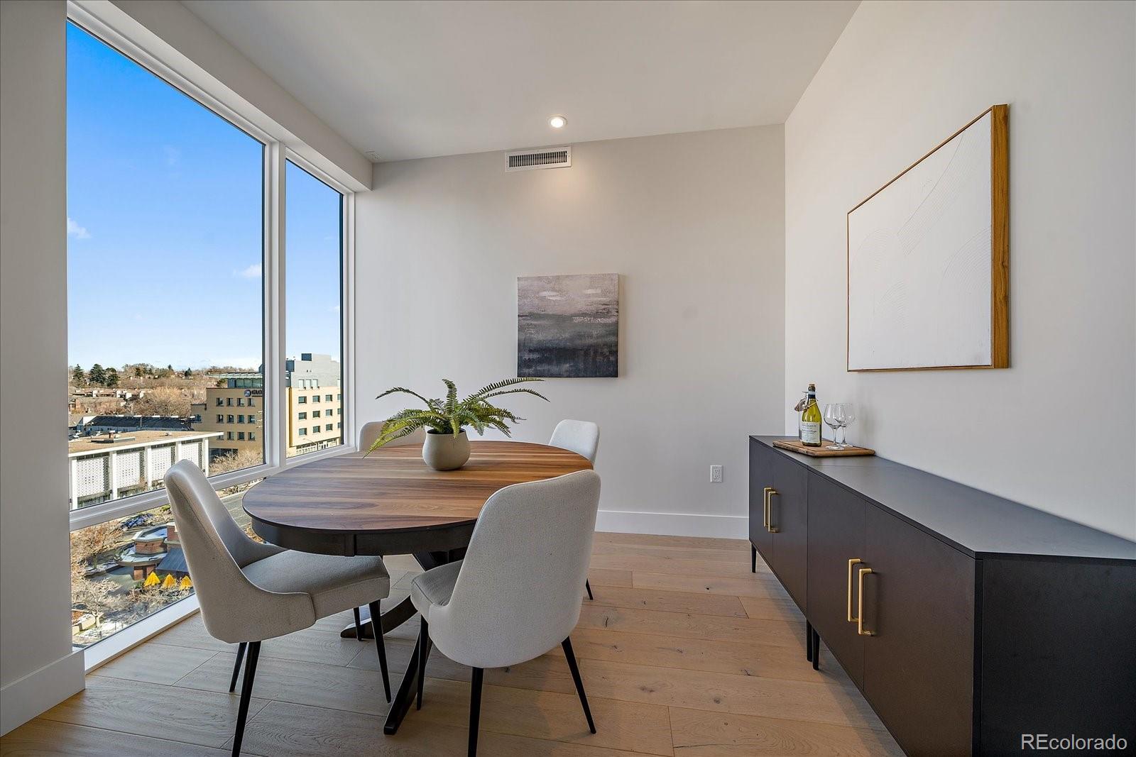 155 N Steele Street Unit: 714