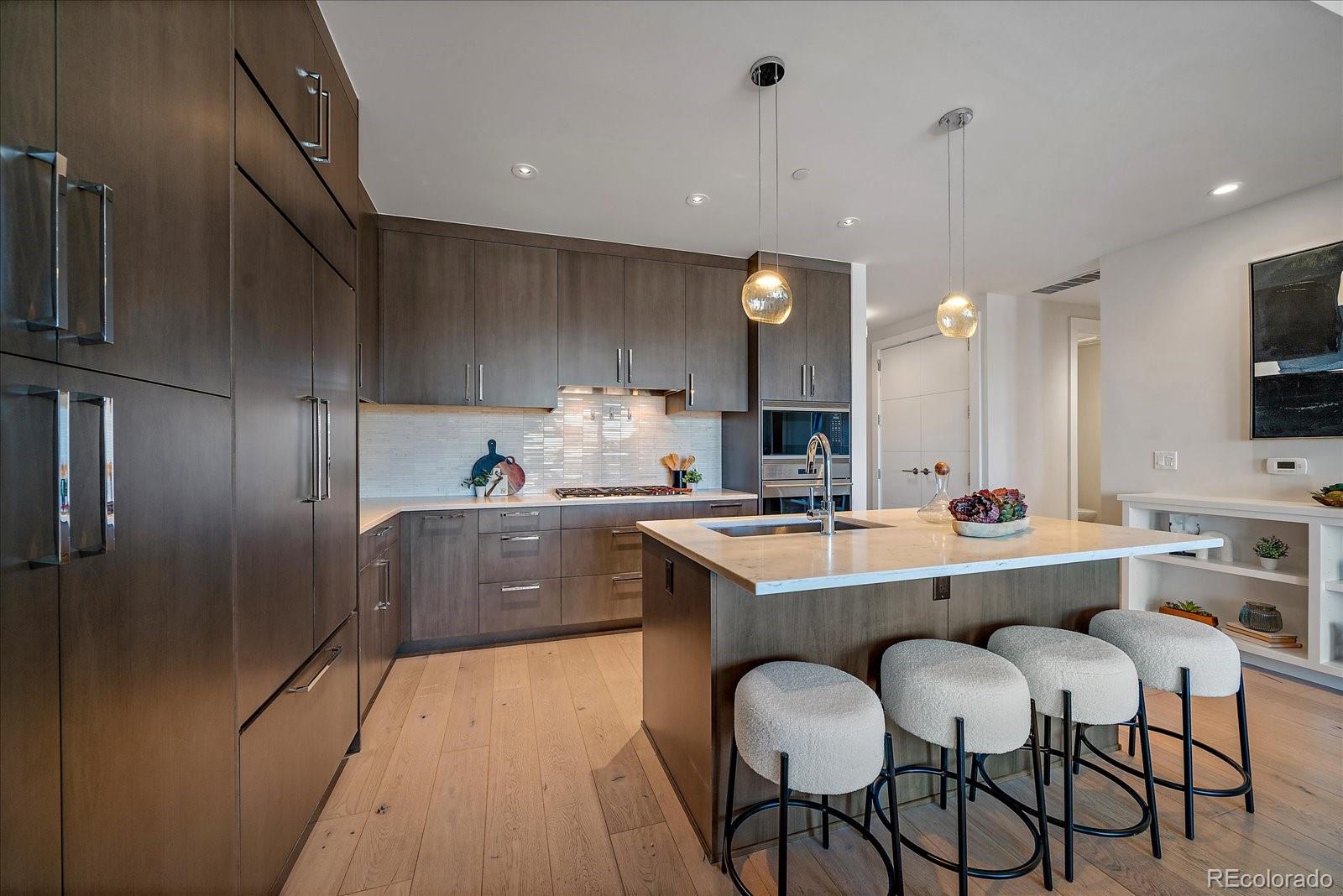 155 N Steele Street Unit: 714