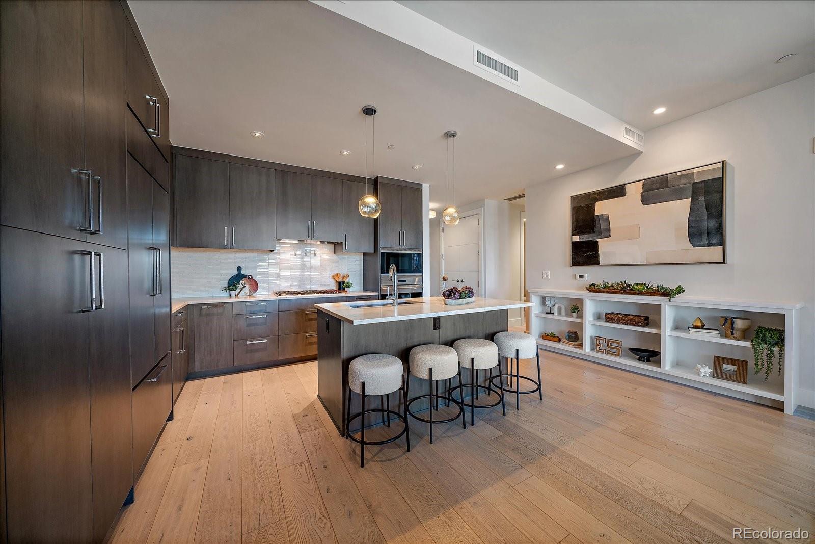 155 N Steele Street Unit: 714