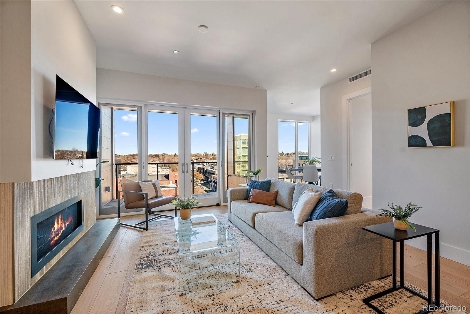 155 N Steele Street Unit: 714