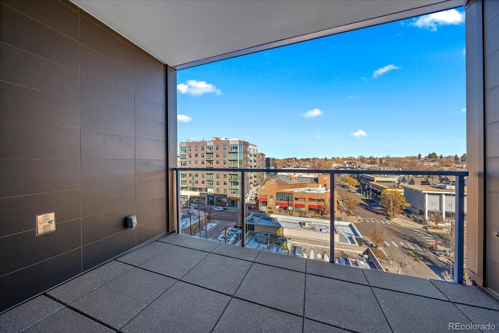 155 N Steele Street Unit: 714