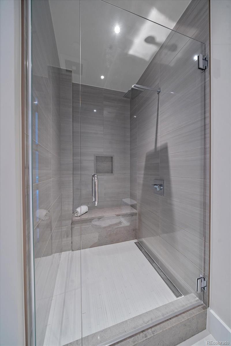 155 N Steele Street Unit: 714