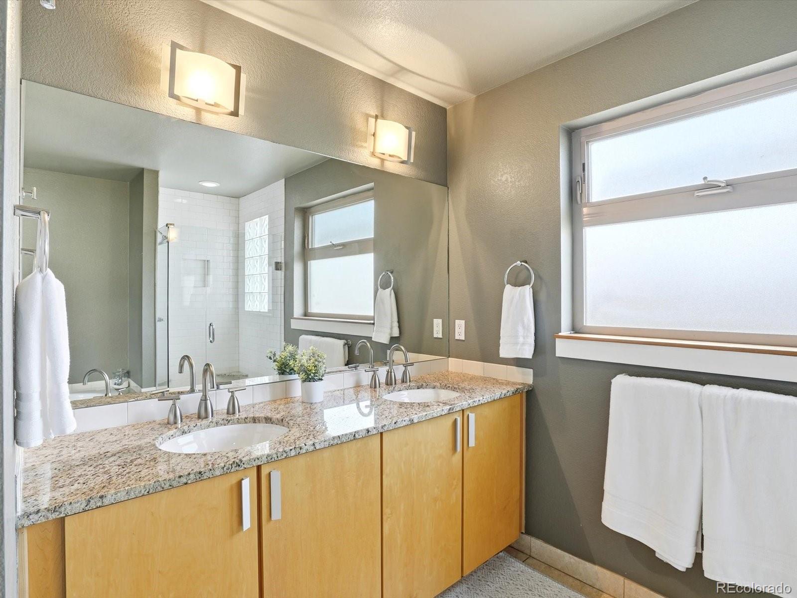 1737 S Pennsylvania Street