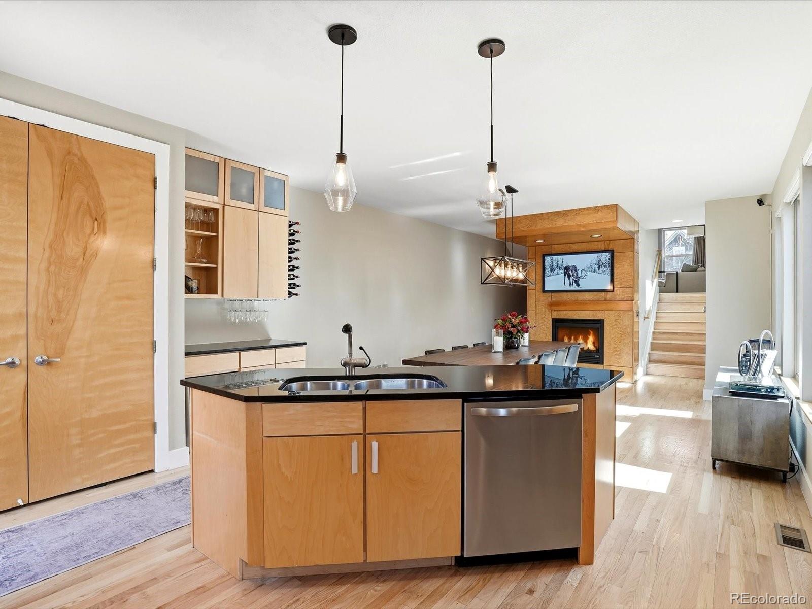 1737 S Pennsylvania Street