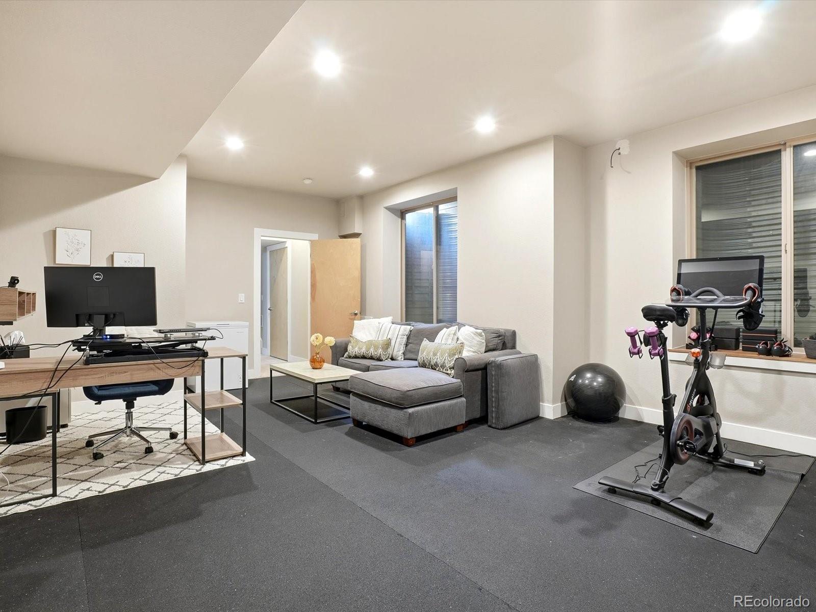 1737 S Pennsylvania Street