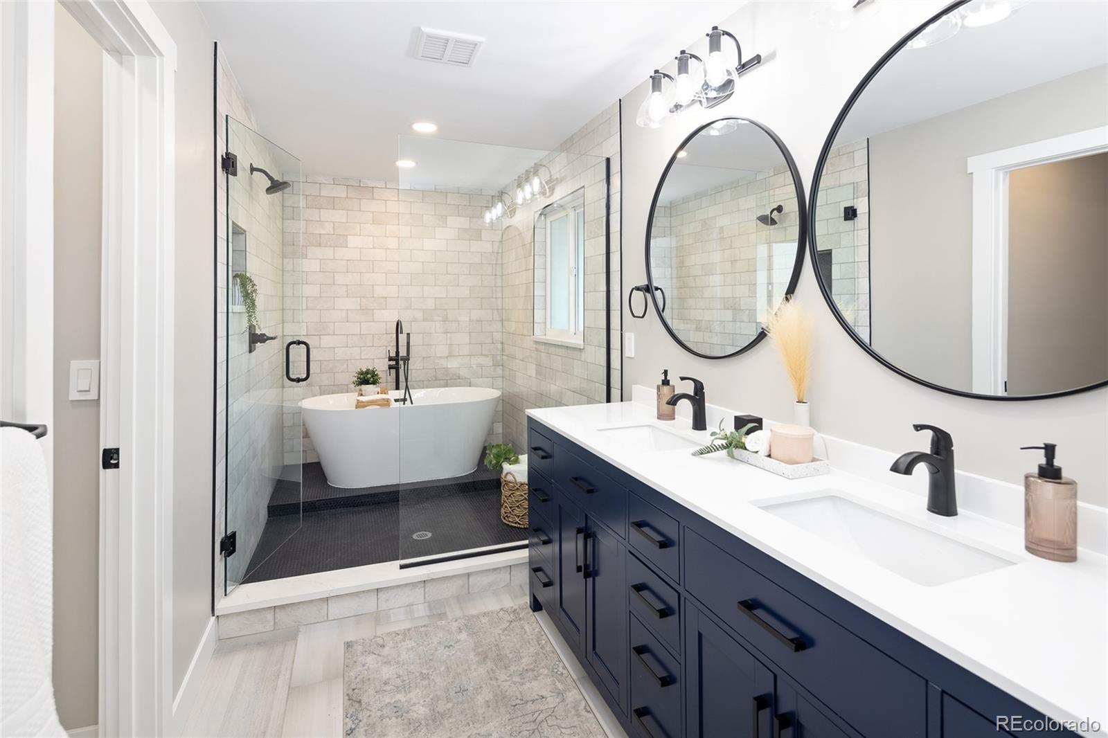 2718 S Langley Court