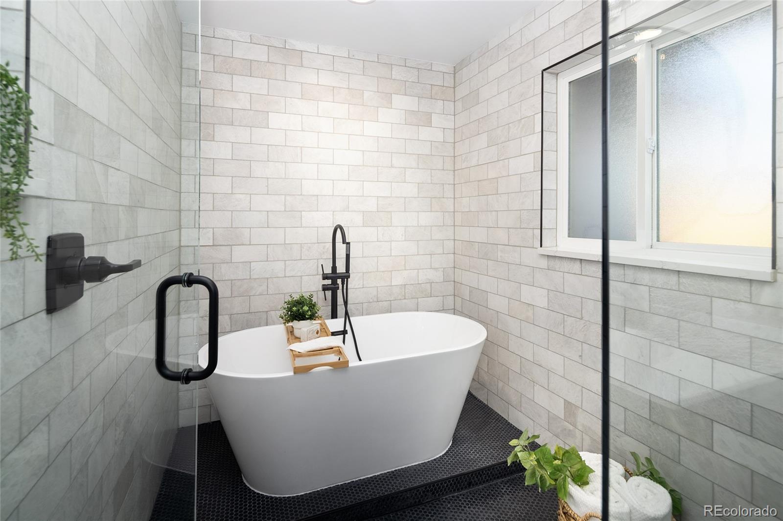 2718 S Langley Court