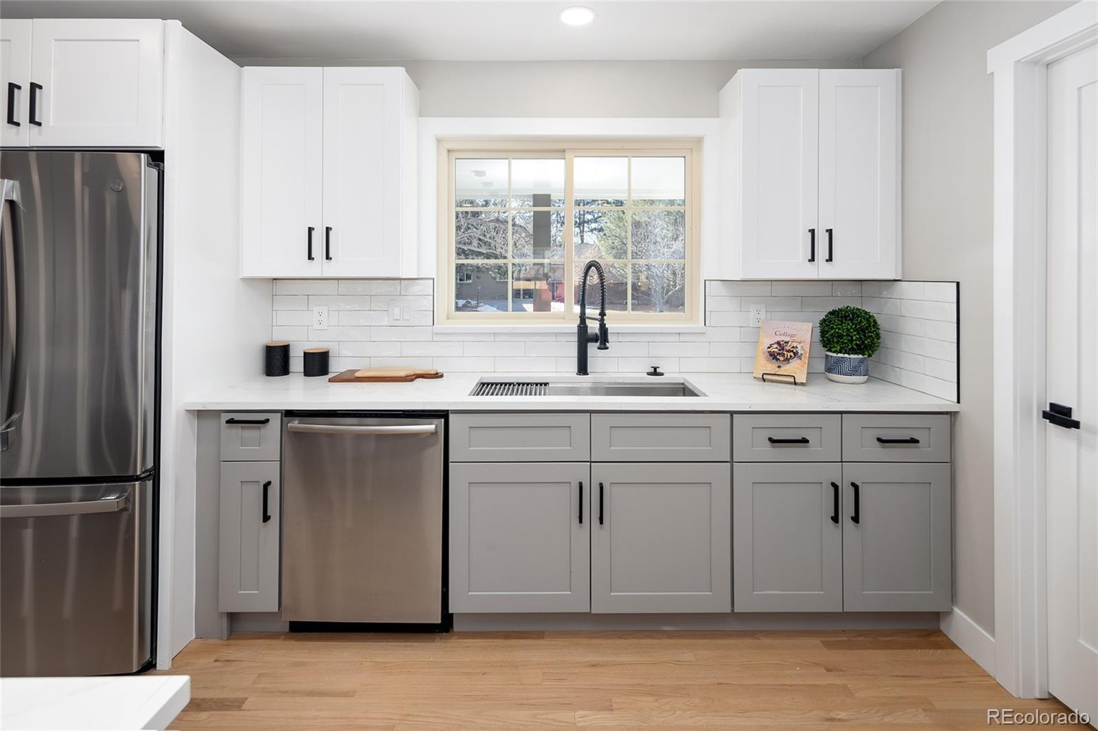 2718 S Langley Court