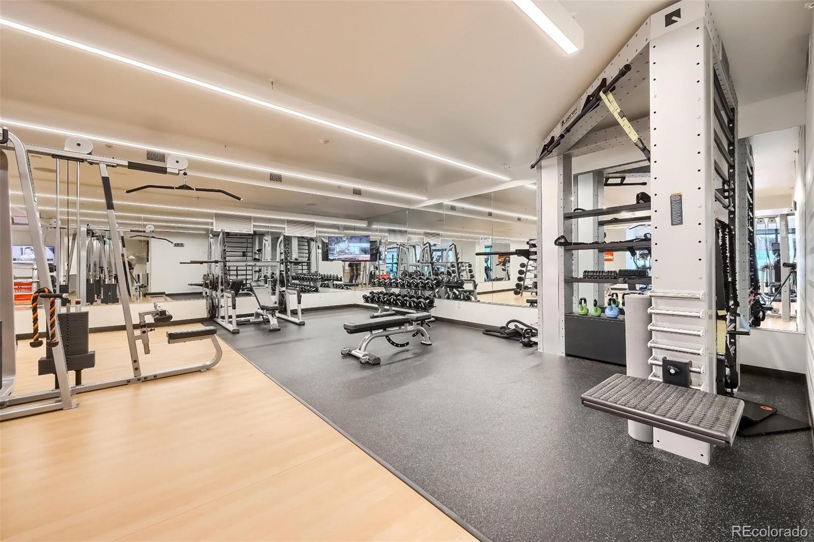 1750 Wewatta Street Unit: 927