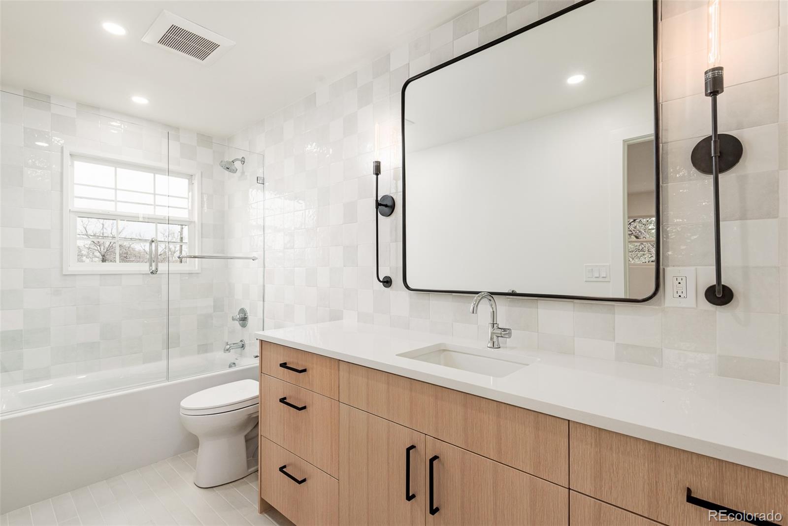 3000 S Gaylord Street