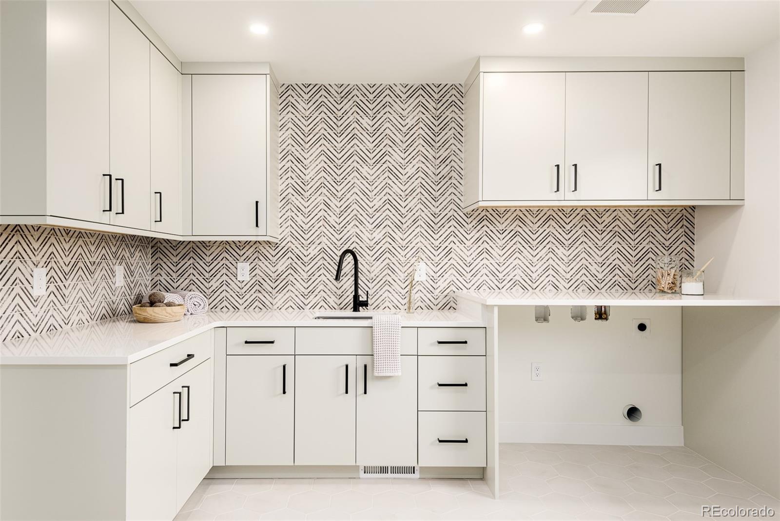 3000 S Gaylord Street