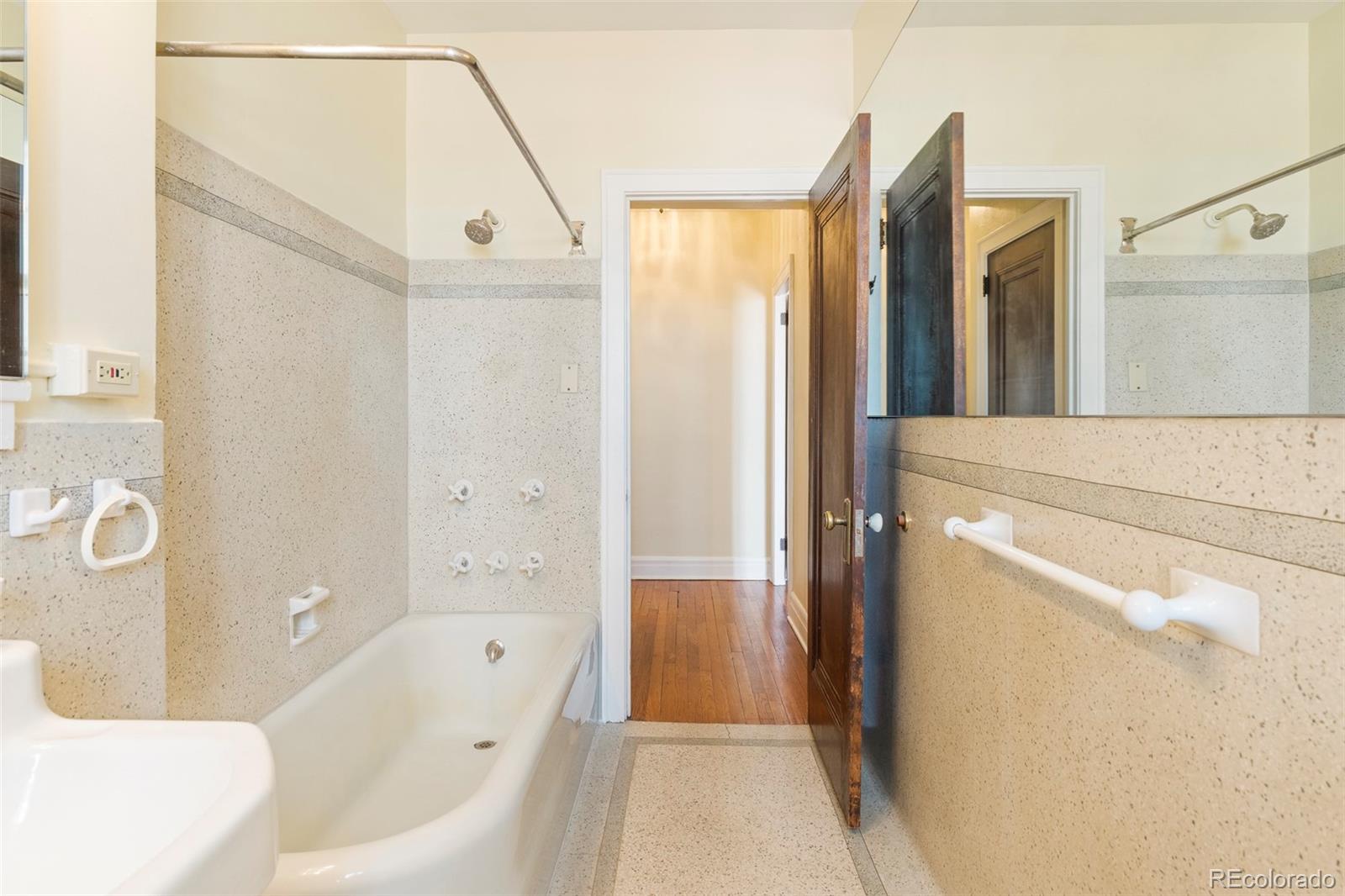 99 S Downing Street Unit: 507