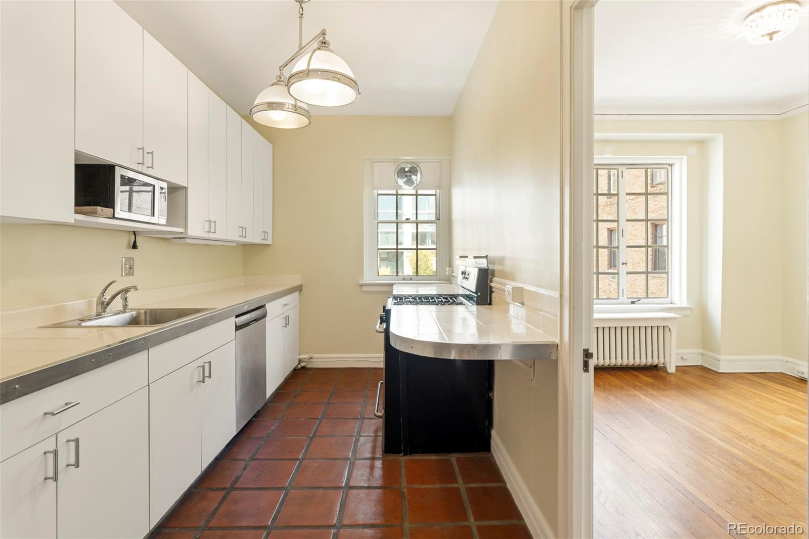 99 S Downing Street Unit: 507