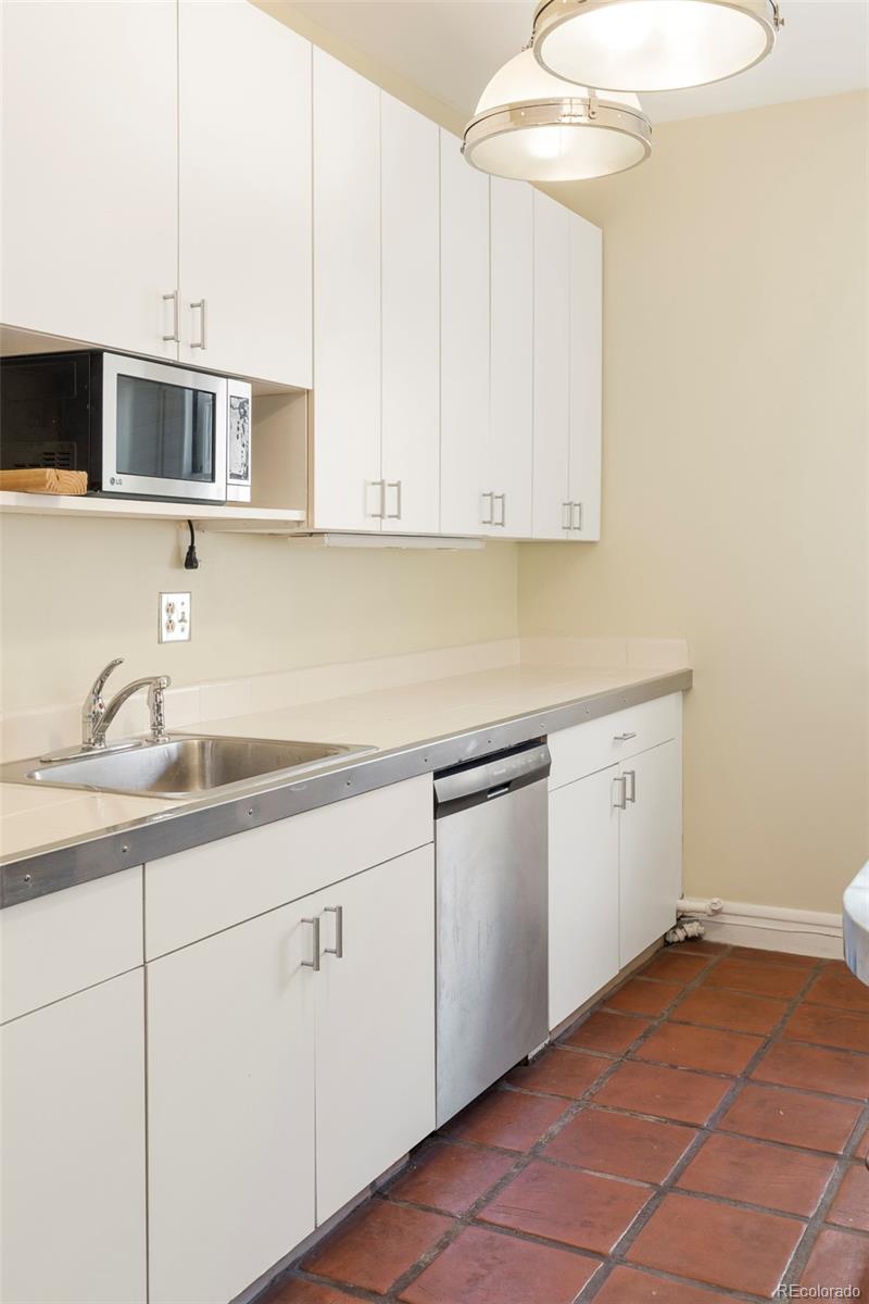 99 S Downing Street Unit: 507