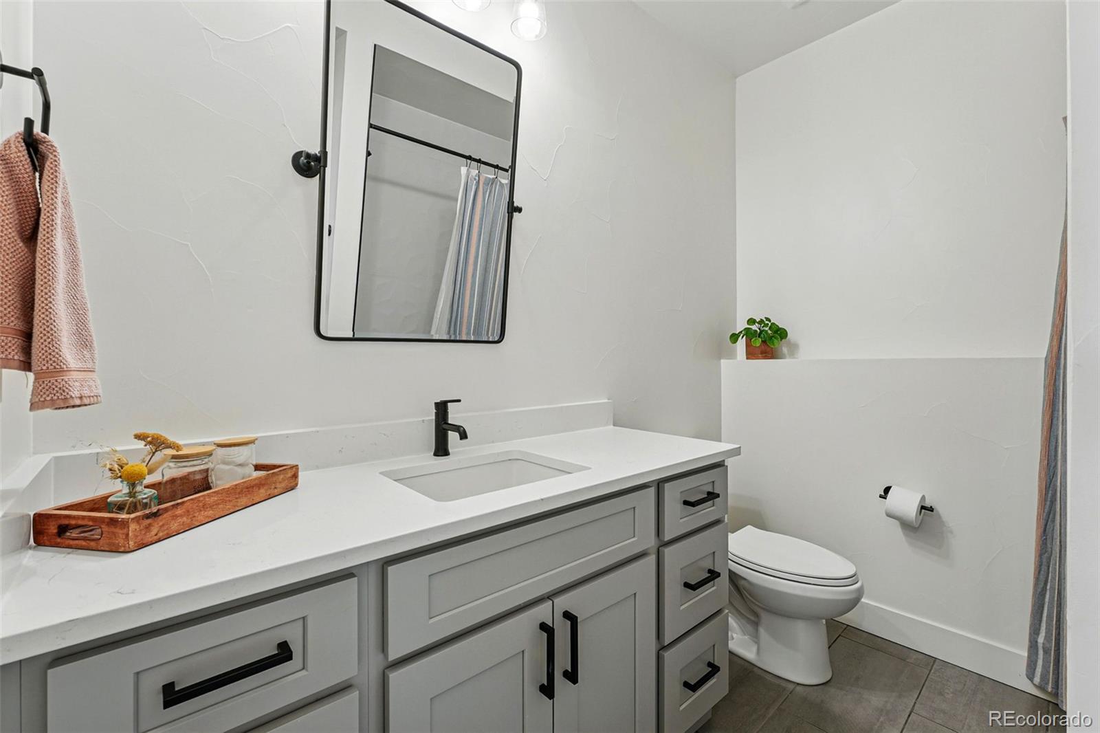 949 Raleigh Street Unit: 2