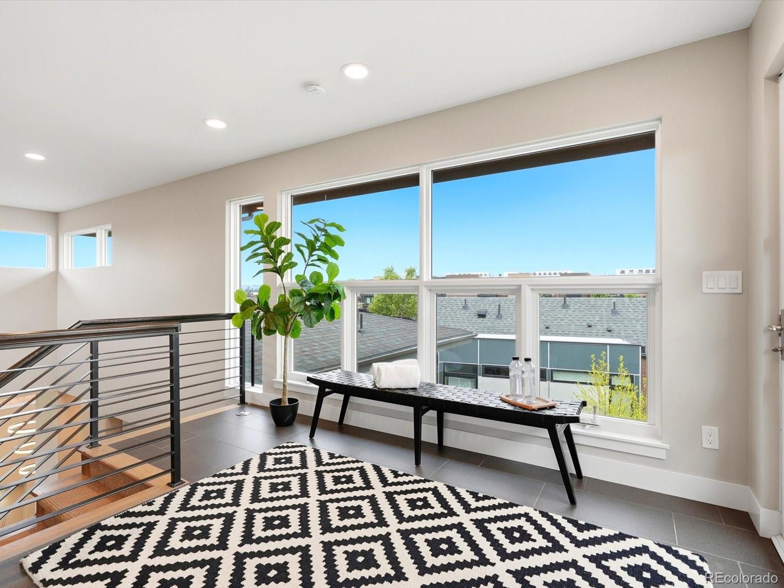 61 N Magnolia Way