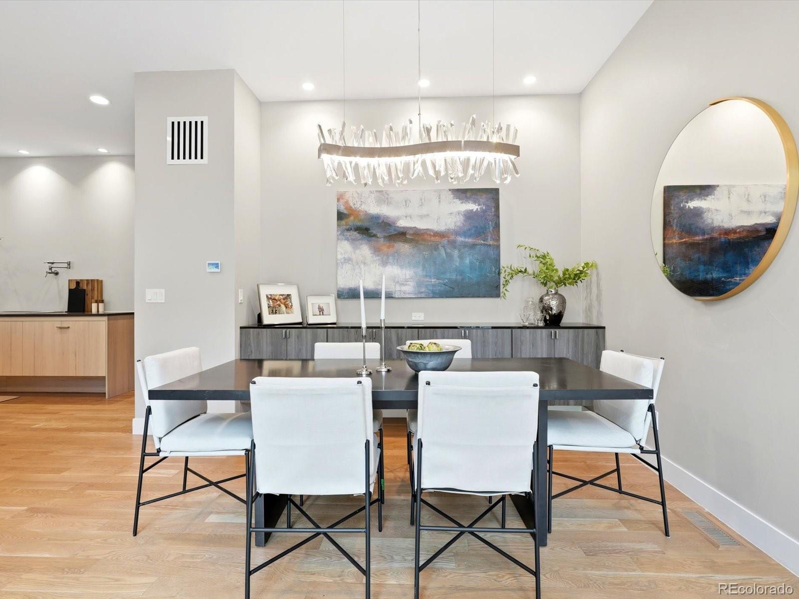 61 N Magnolia Way
