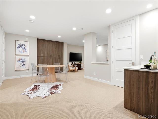 61 N Magnolia Way