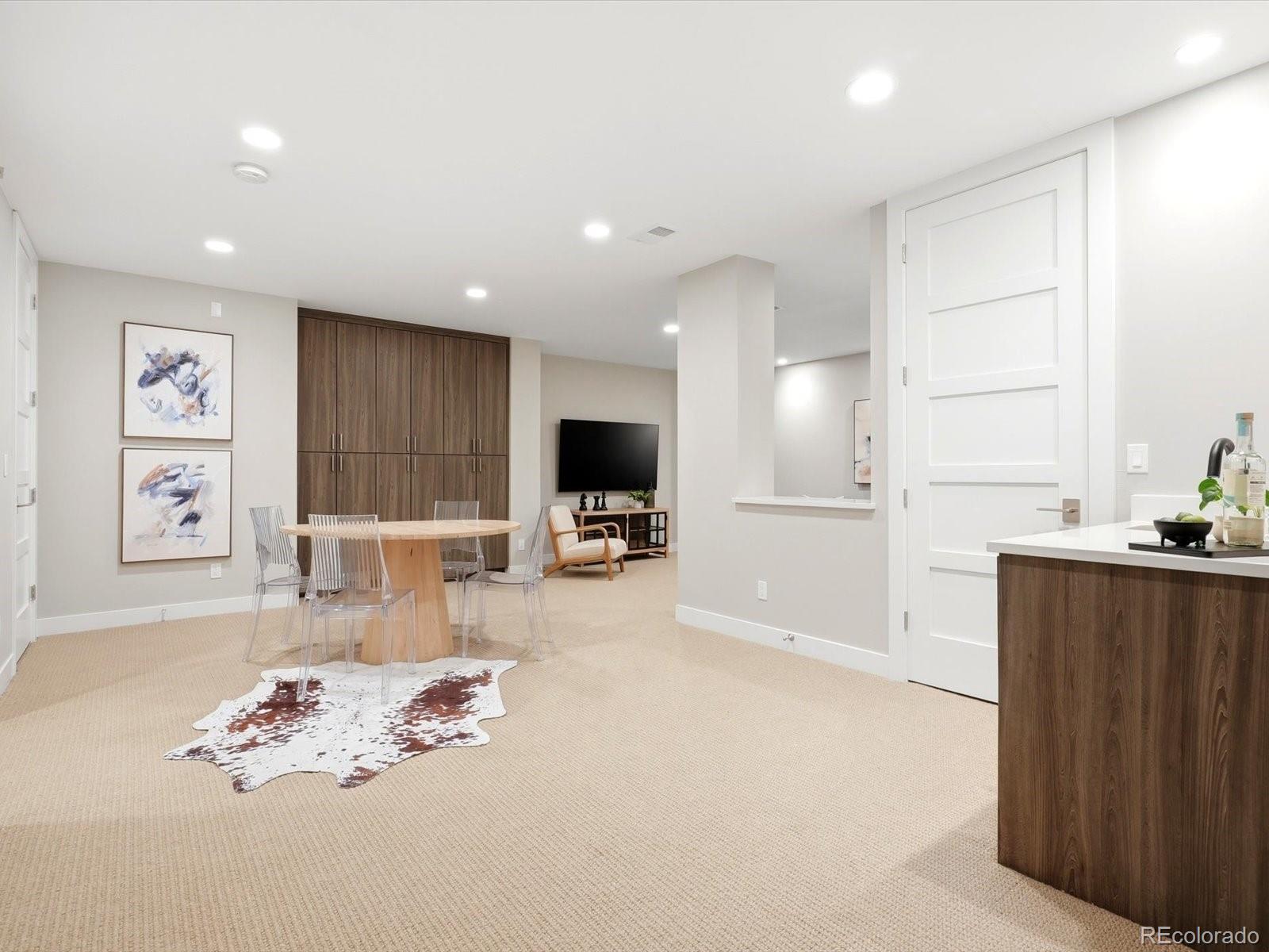 61 N Magnolia Way