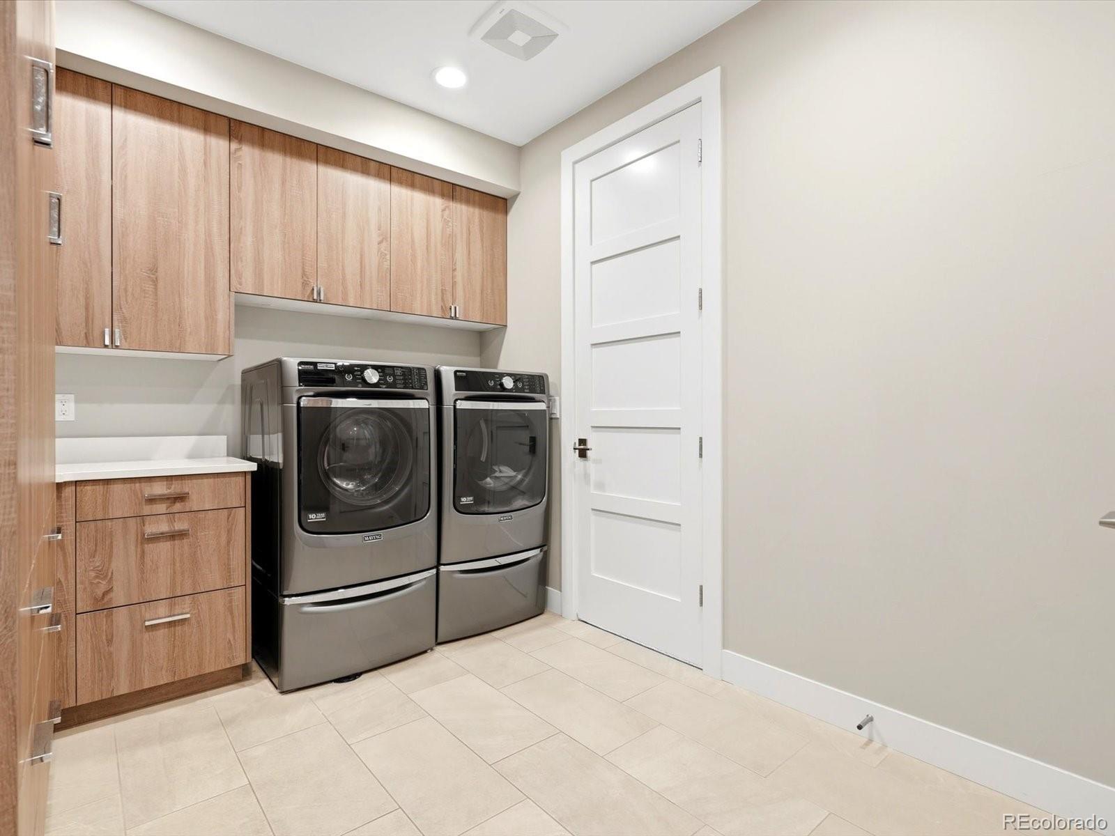 61 N Magnolia Way
