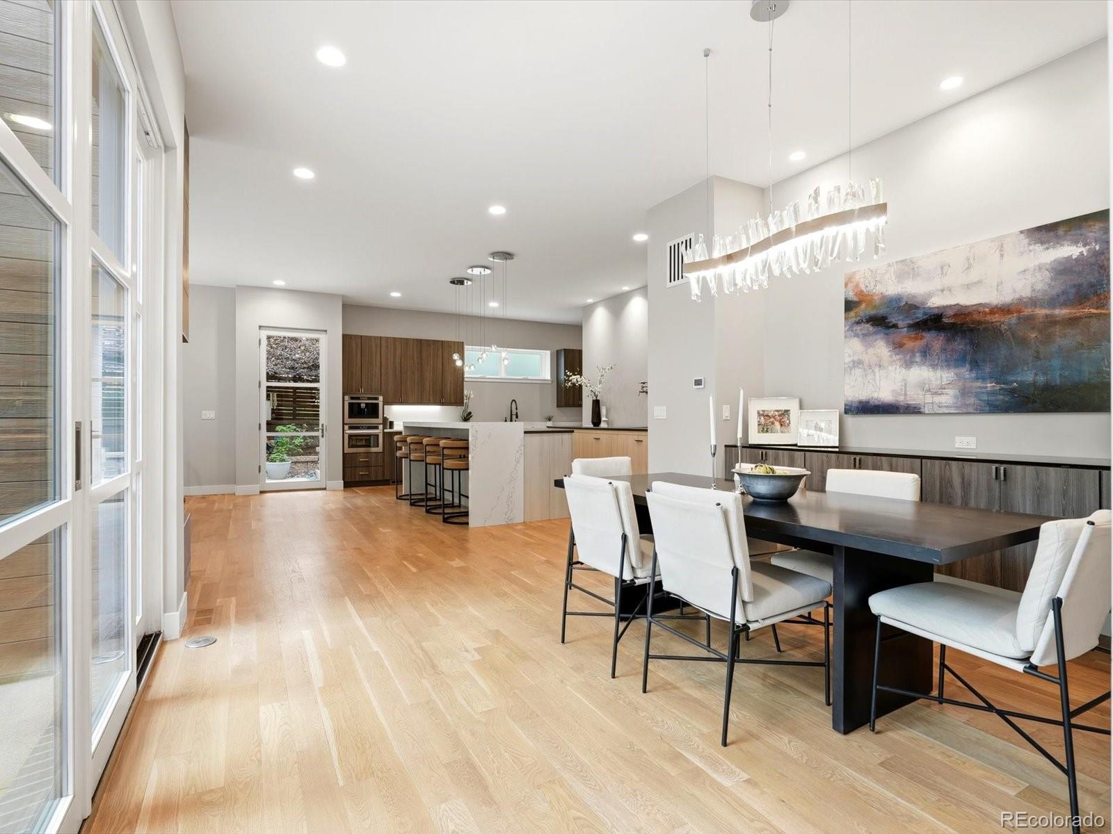 61 N Magnolia Way