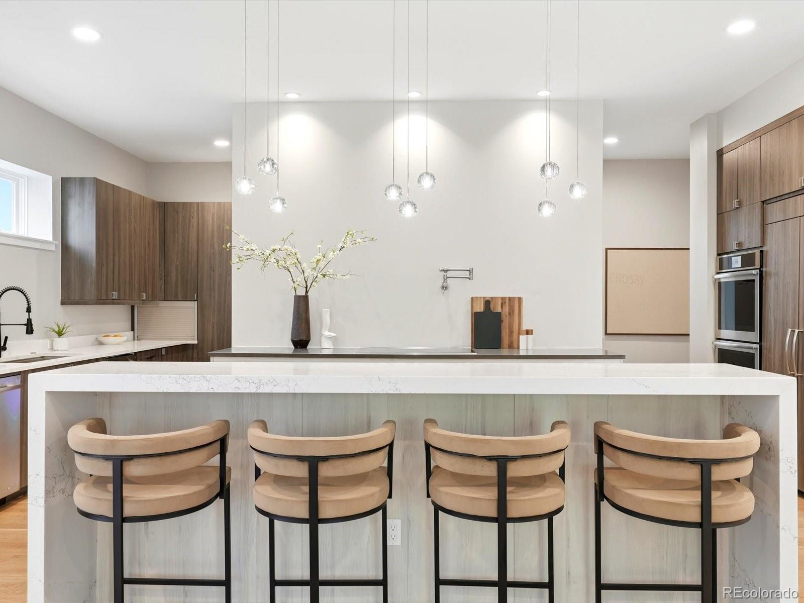 61 N Magnolia Way