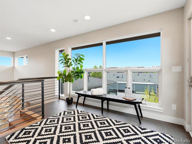 61 N Magnolia Way