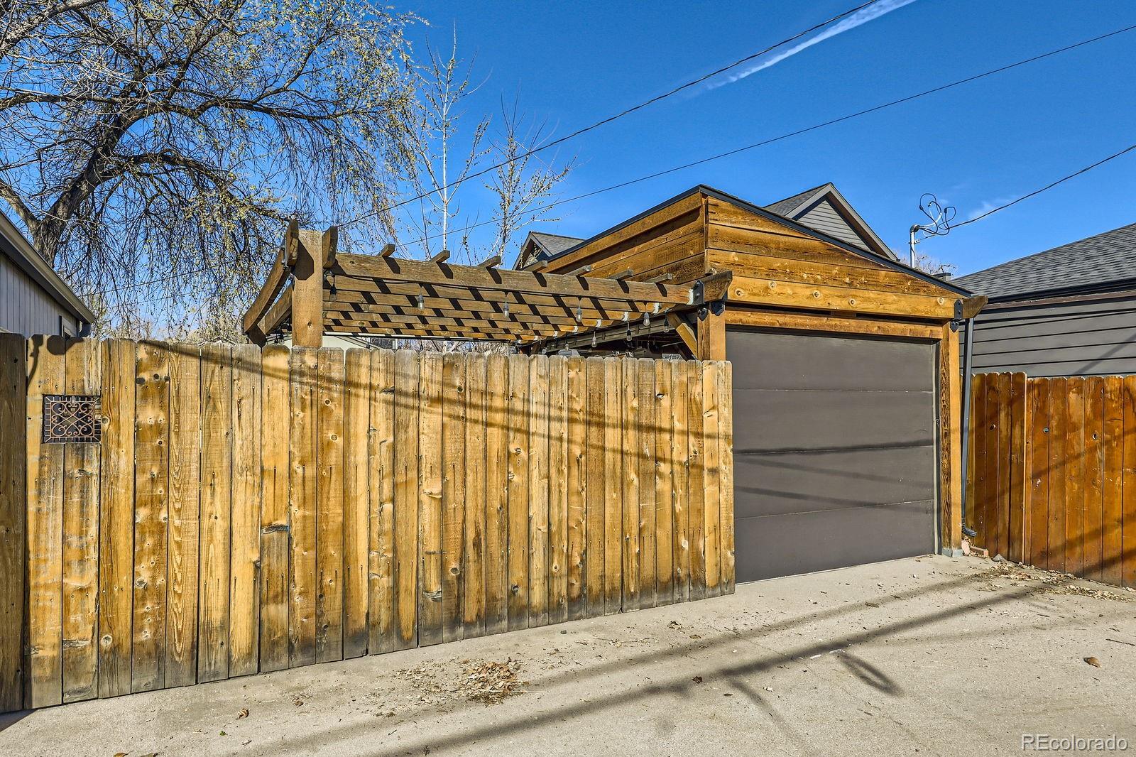 2123 W 41st Avenue