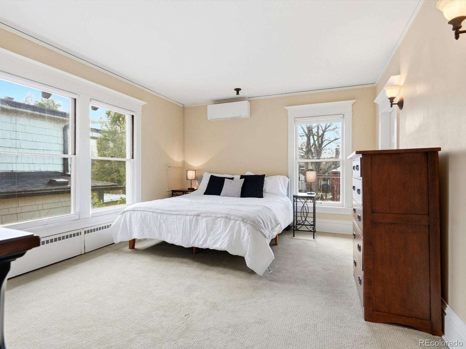 1121 N Humboldt Street