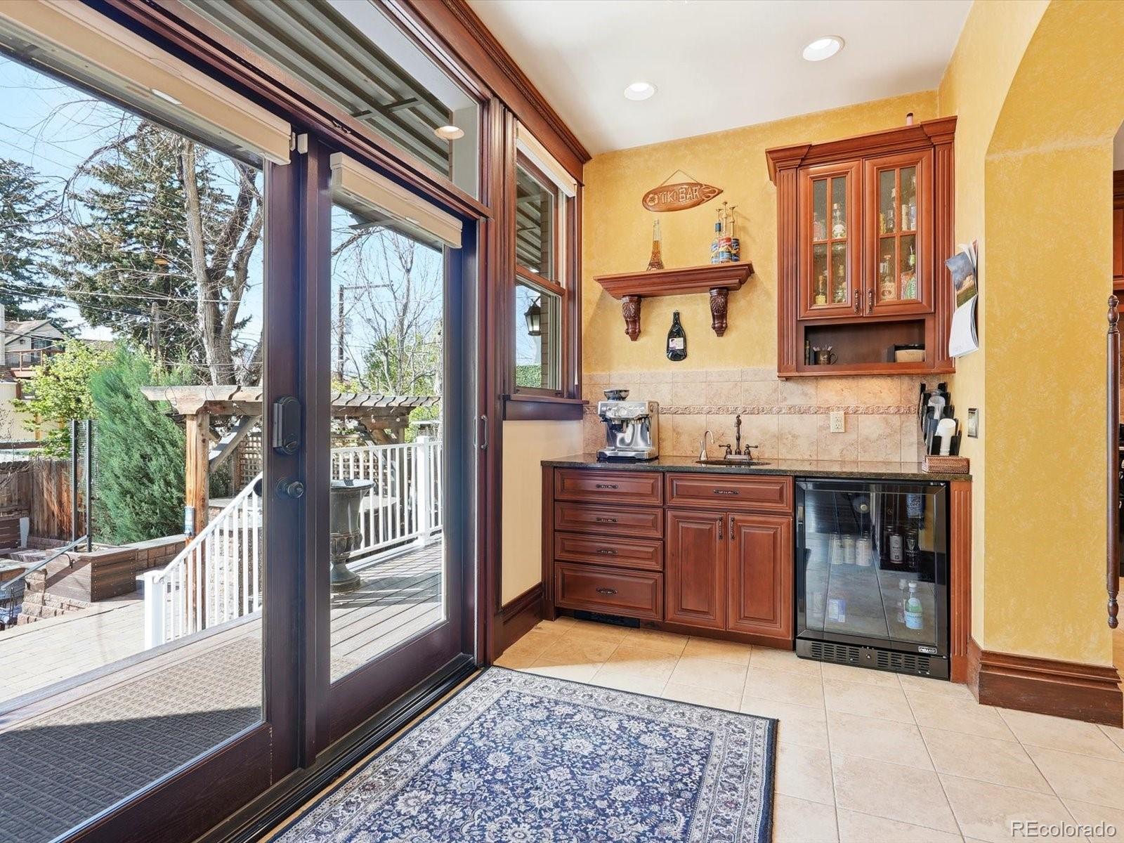 1121 N Humboldt Street