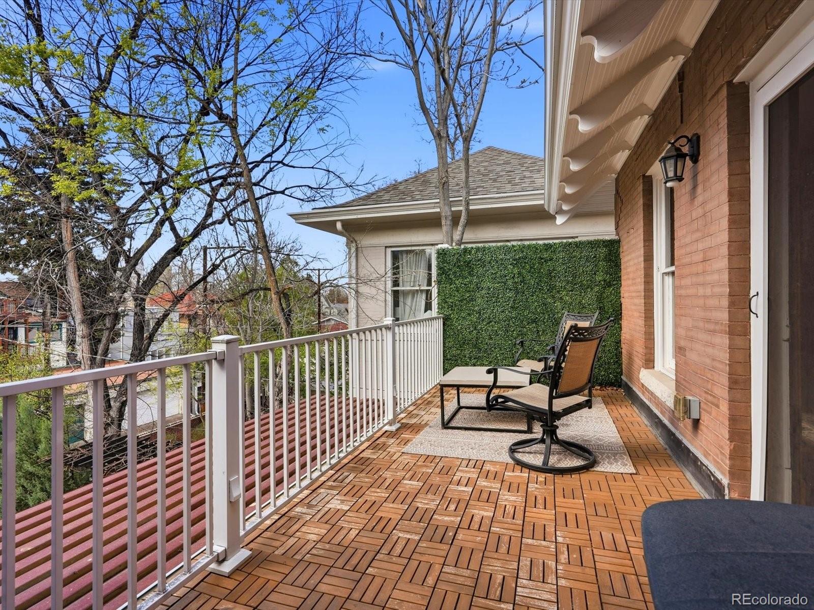 1121 N Humboldt Street