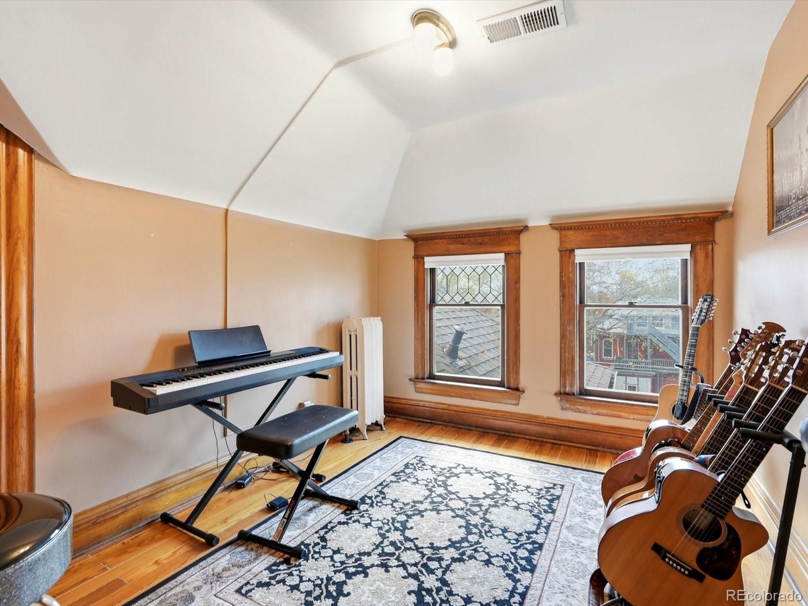 1121 N Humboldt Street