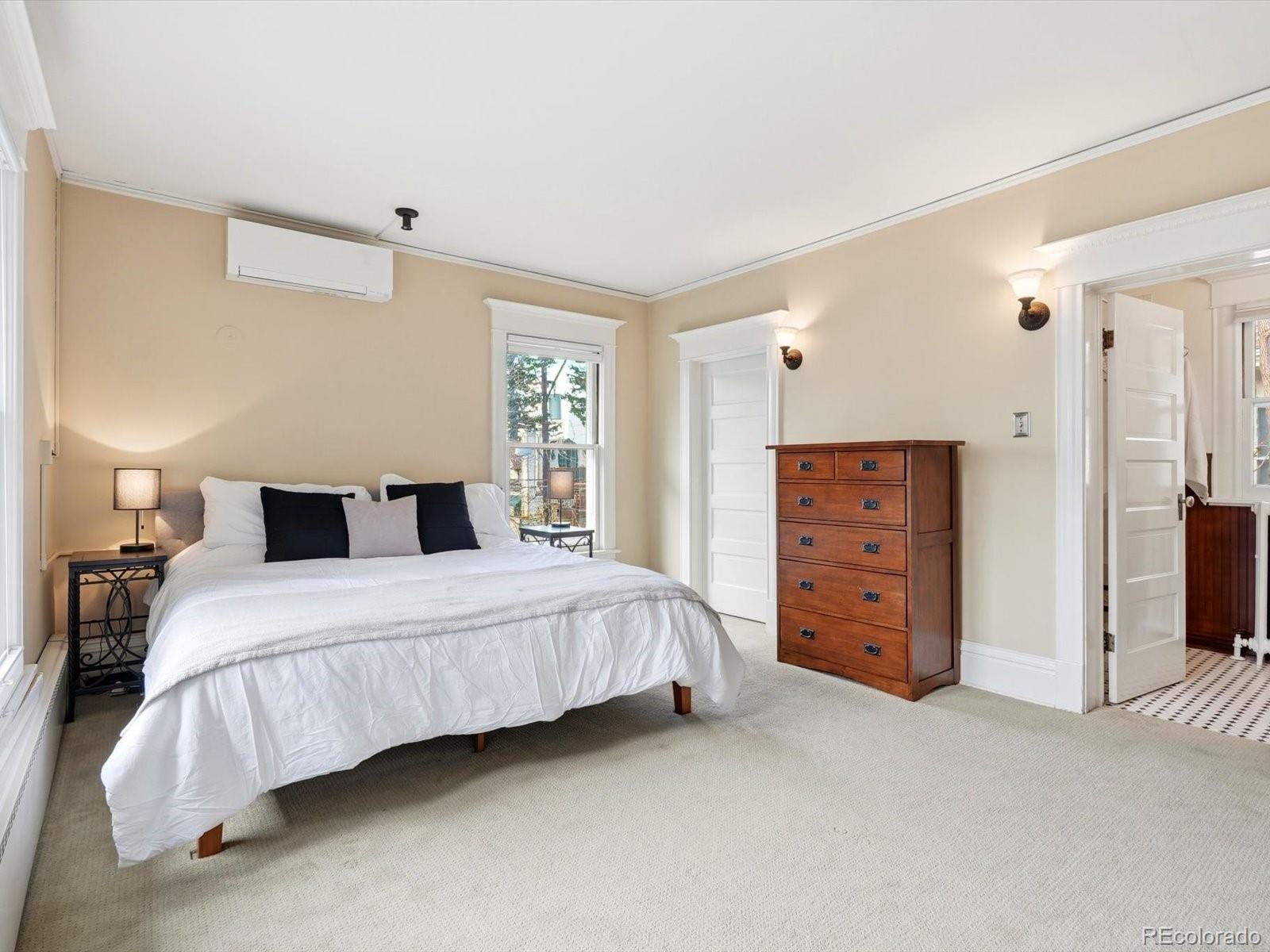 1121 N Humboldt Street